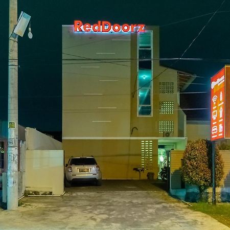 Reddoorz At Joyce Guest House Medan Exterior foto